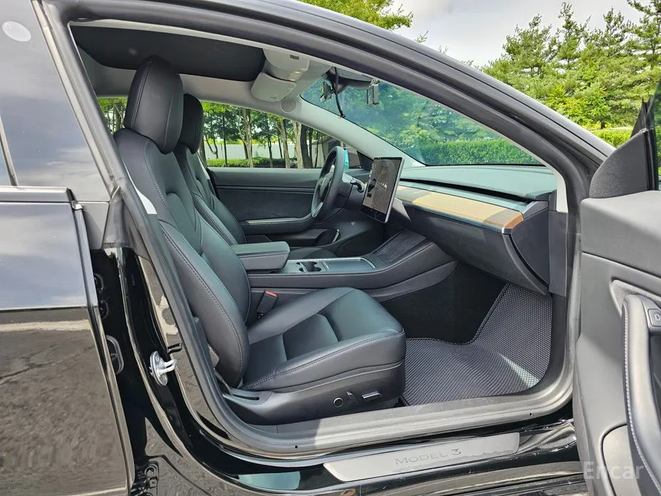 Фото 13 - Tesla Model 3