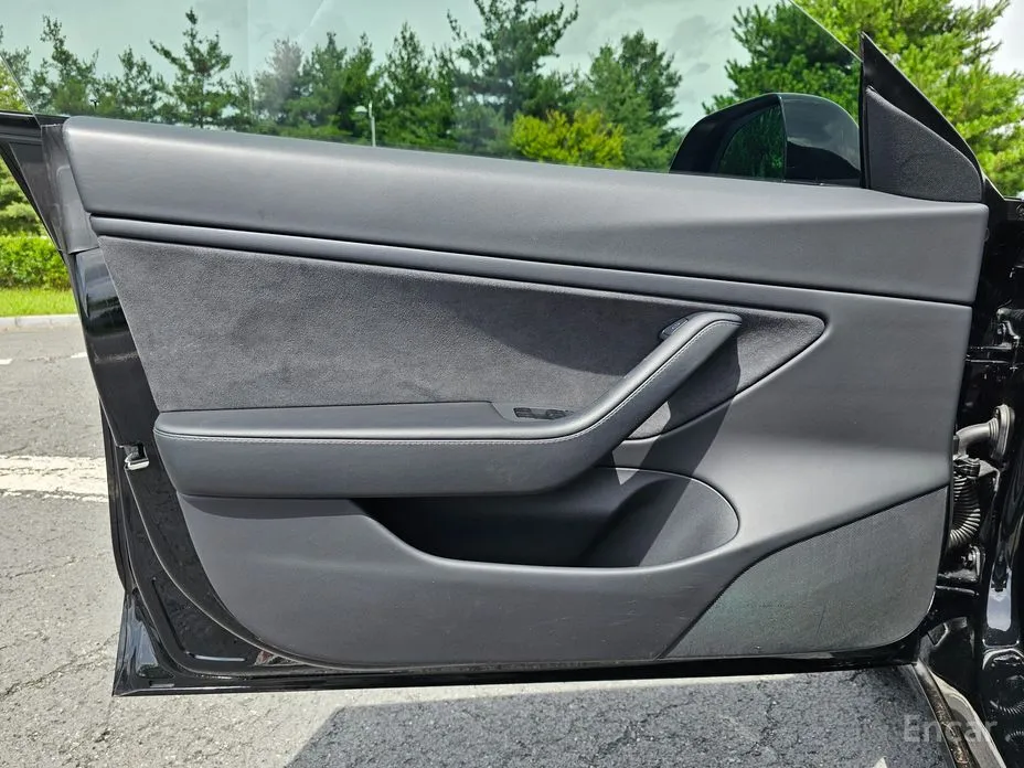 Фото 14 - Tesla Model 3