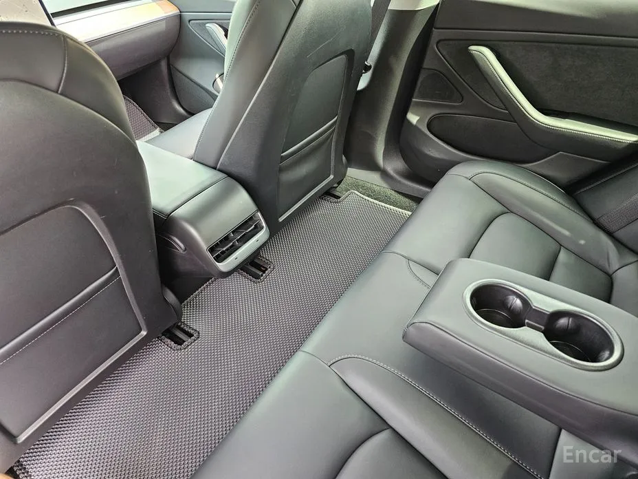 Фото 17 - Tesla Model 3