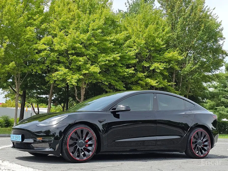 Фото 2 - Tesla Model 3