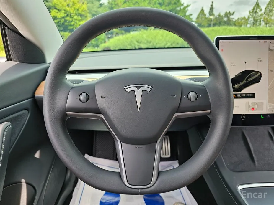 Фото 9 - Tesla Model 3