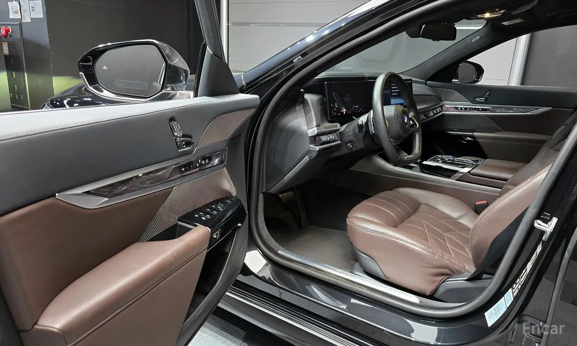 Фото 11 - BMW 7 Series