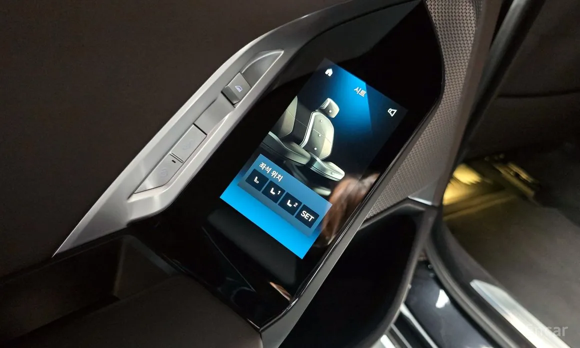 Фото 16 - BMW 7 Series