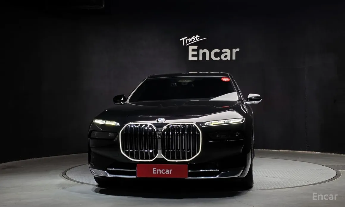 Фото 3 - BMW 7 Series