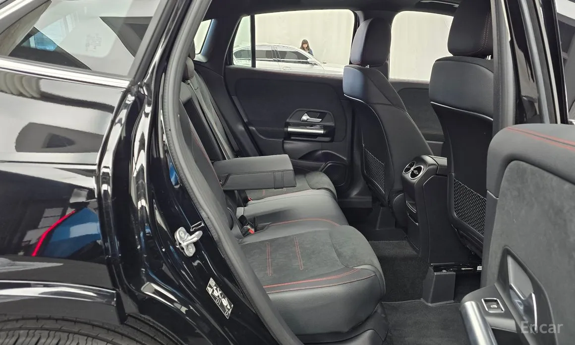 Фото 12 - Mercedes-Benz GLA-Class