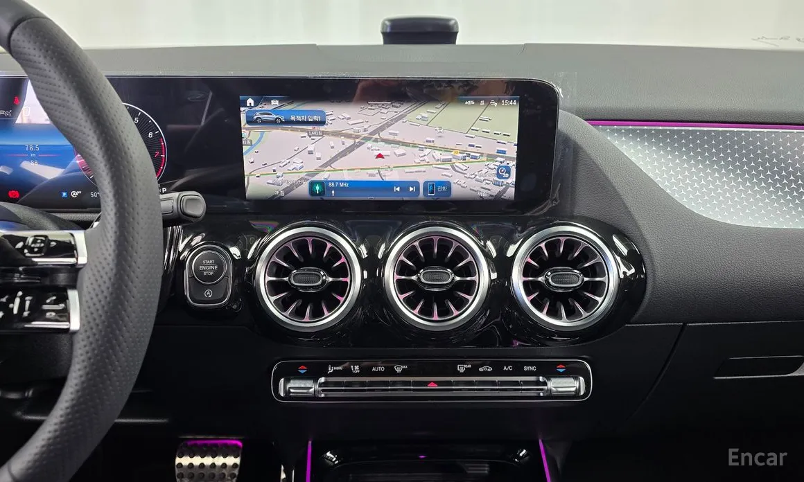 Фото 14 - Mercedes-Benz GLA-Class