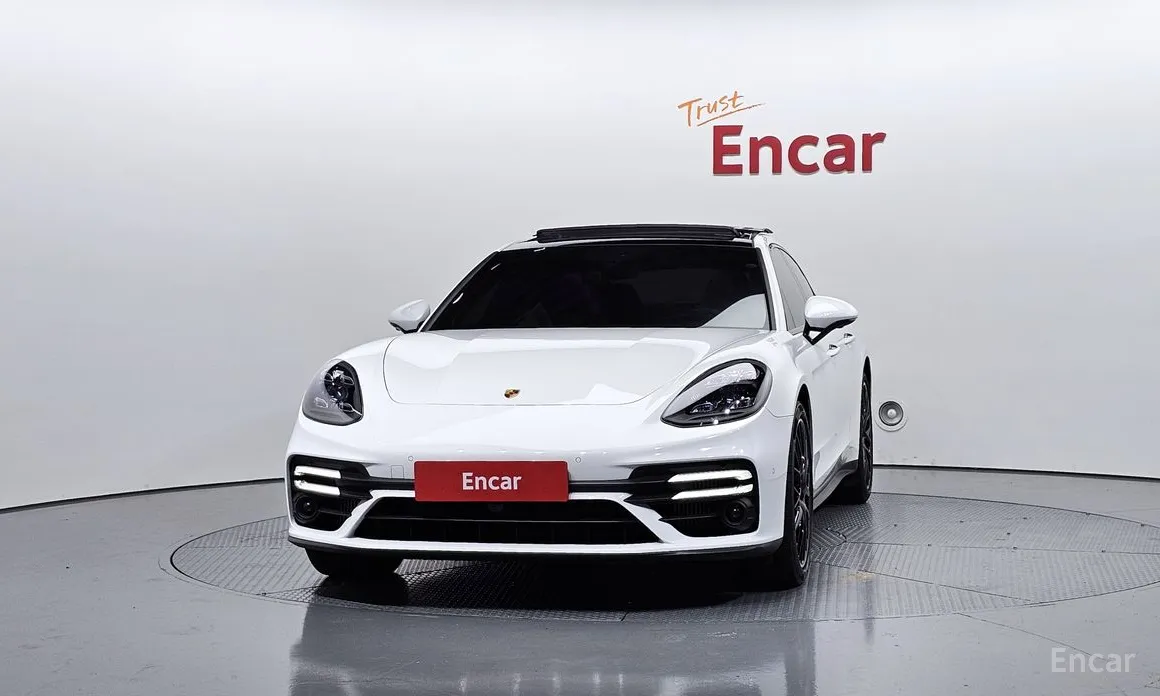 Фото 3 - Porsche Panamera