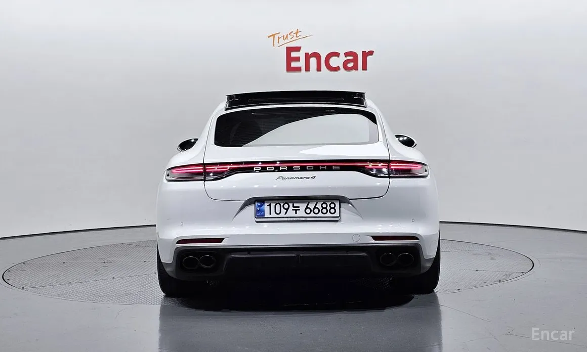 Фото 4 - Porsche Panamera