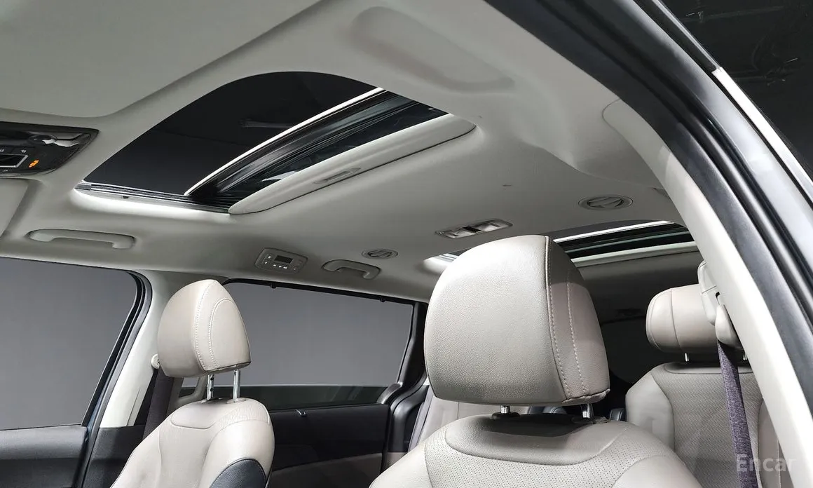 Kia Carnival 2023 7-Seater Noblesse