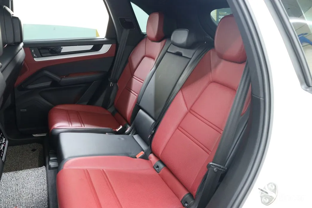 Фото 9 - Porsche Cayenne