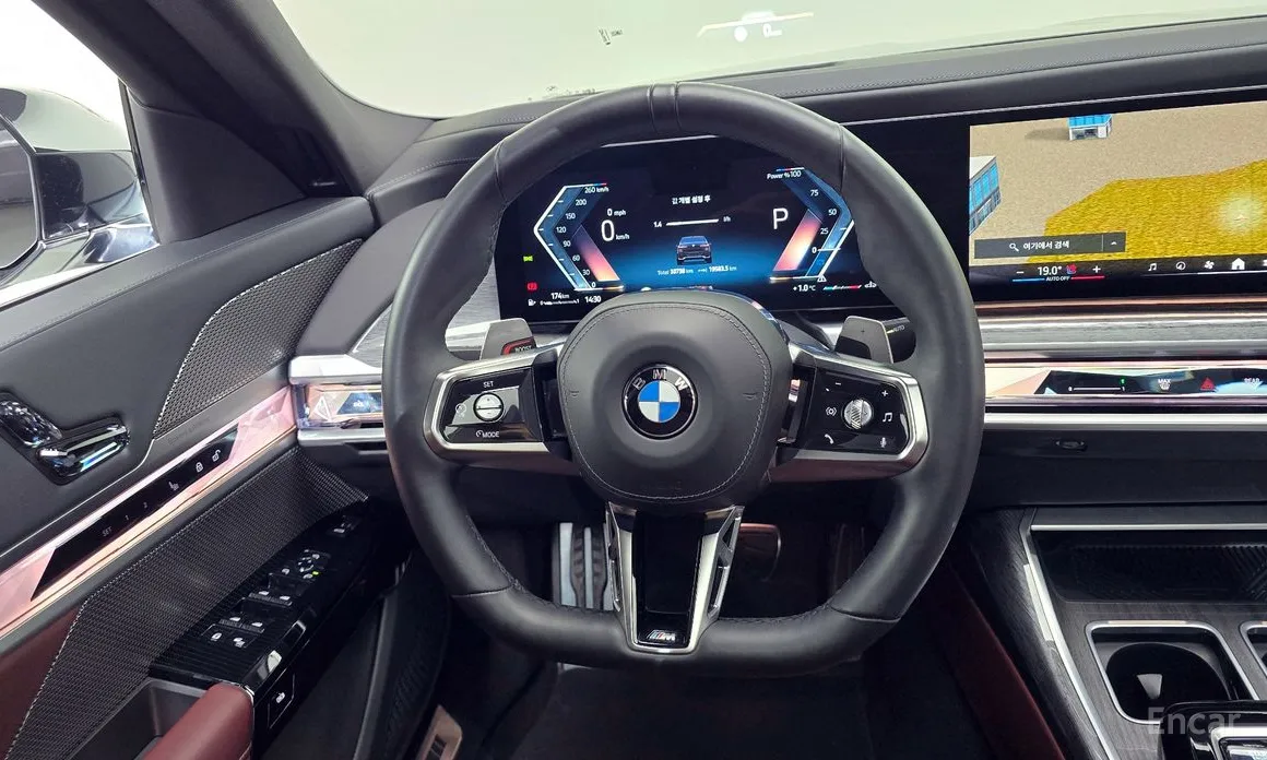 Фото 13 - BMW 7 Series