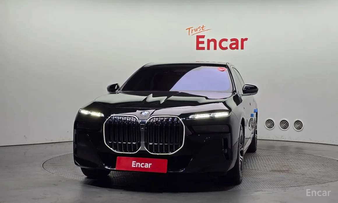 Фото 3 - BMW 7 Series