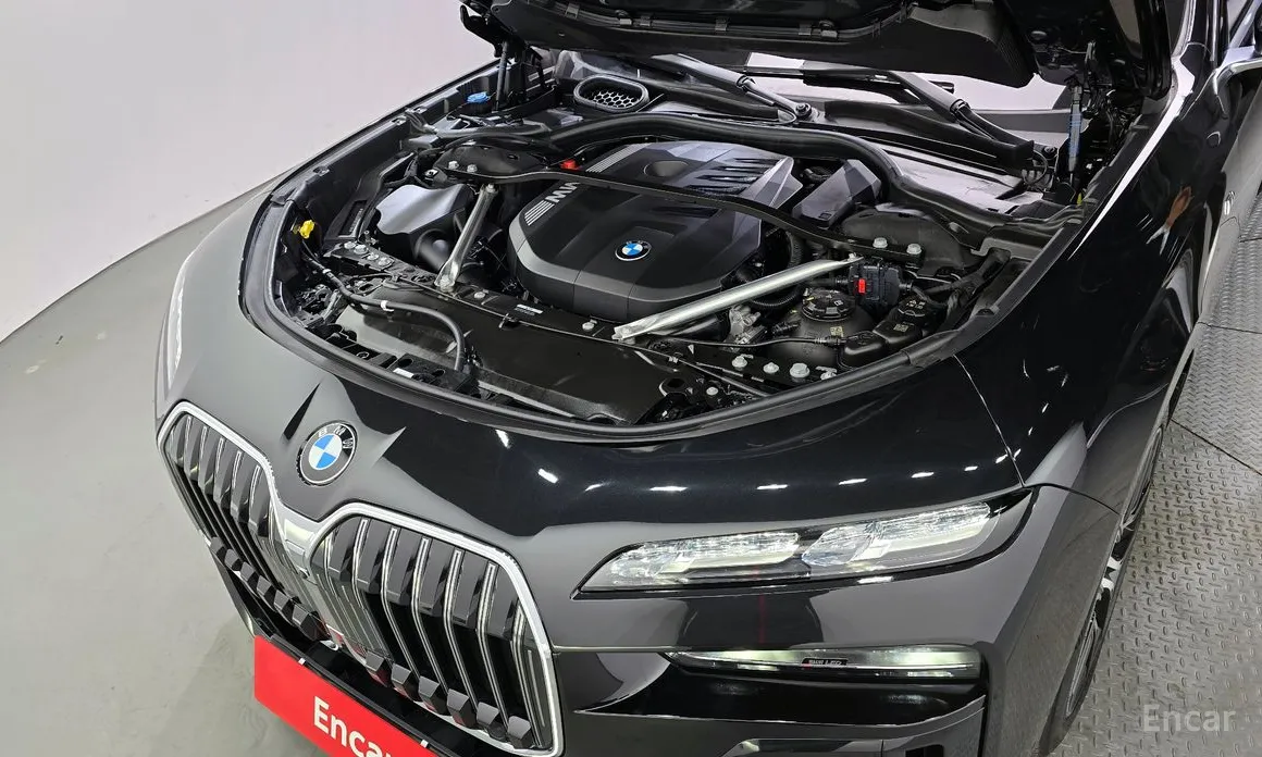 Фото 6 - BMW 7 Series