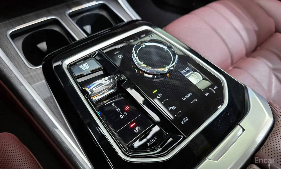 Фото 9 - BMW 7 Series