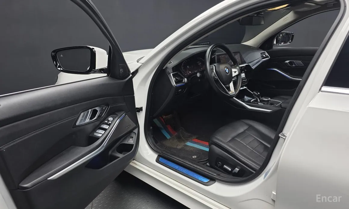 Фото 10 - BMW 3 Series