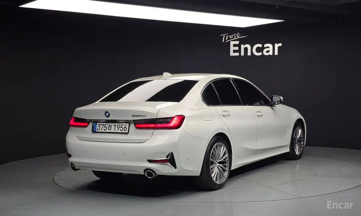 Фото 2 - BMW 3 Series