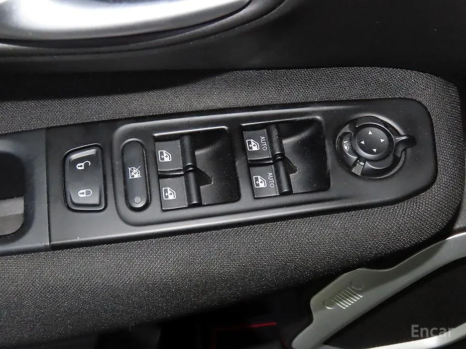 Фото 13 - Jeep Renegade