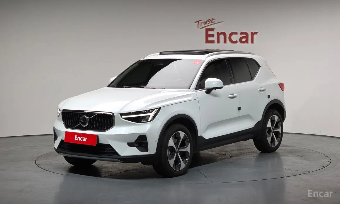 Фото 1 - Volvo XC40