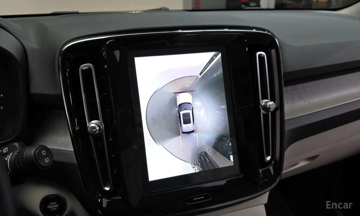 Фото 16 - Volvo XC40