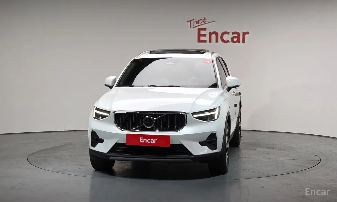 Фото 3 - Volvo XC40