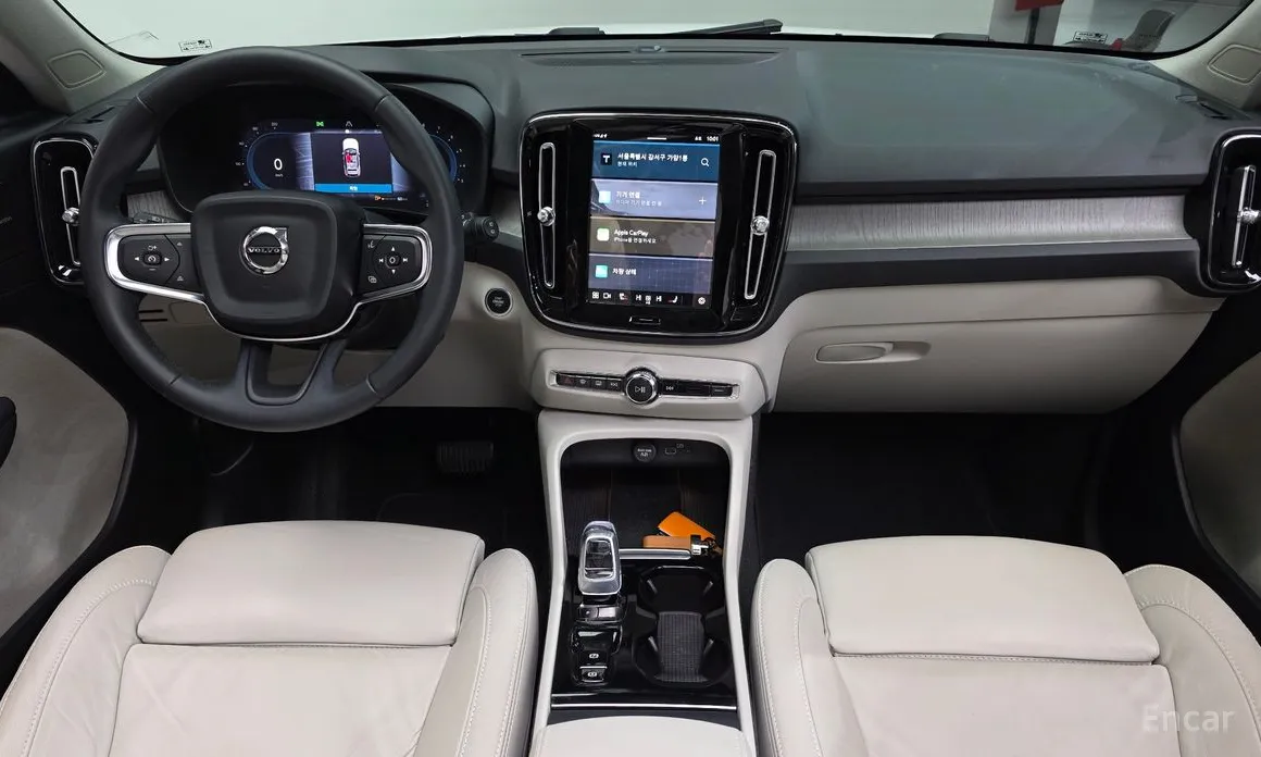 Фото 7 - Volvo XC40