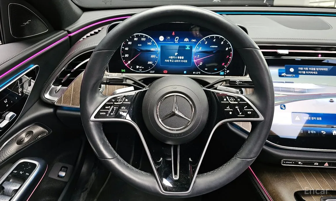 Фото 13 - Mercedes-Benz E-Class