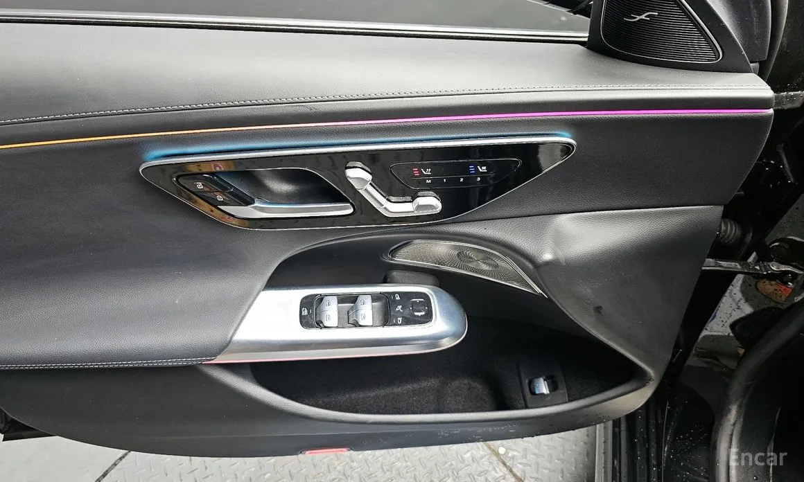 Фото 17 - Mercedes-Benz E-Class