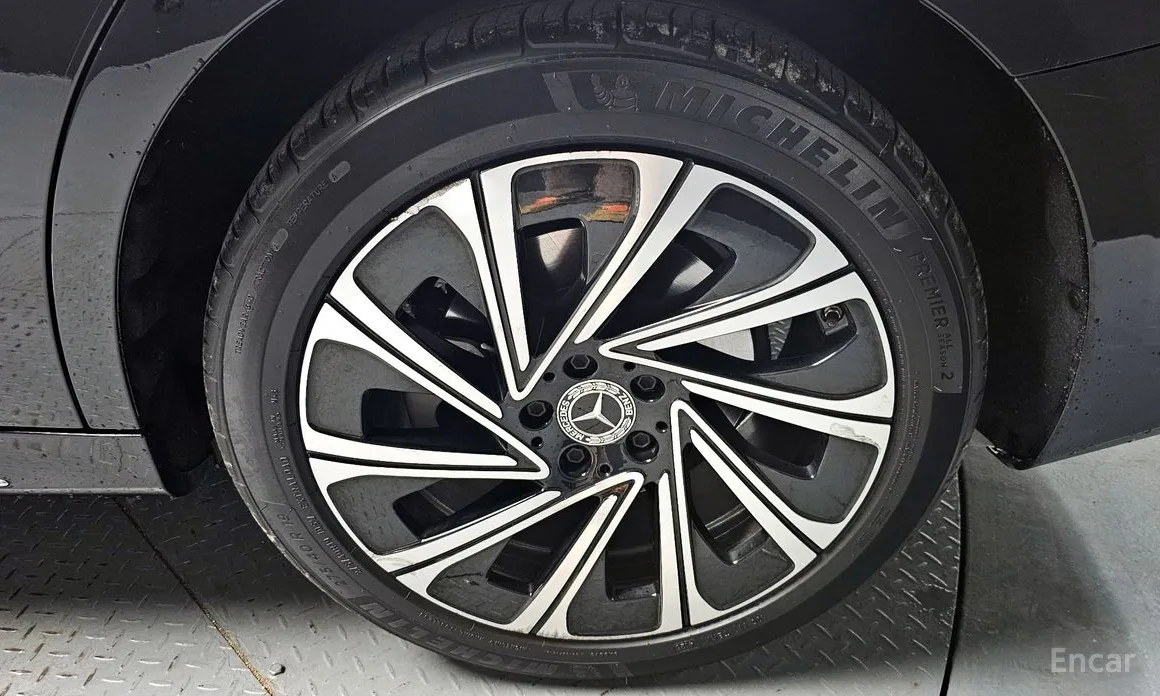 Фото 5 - Mercedes-Benz E-Class