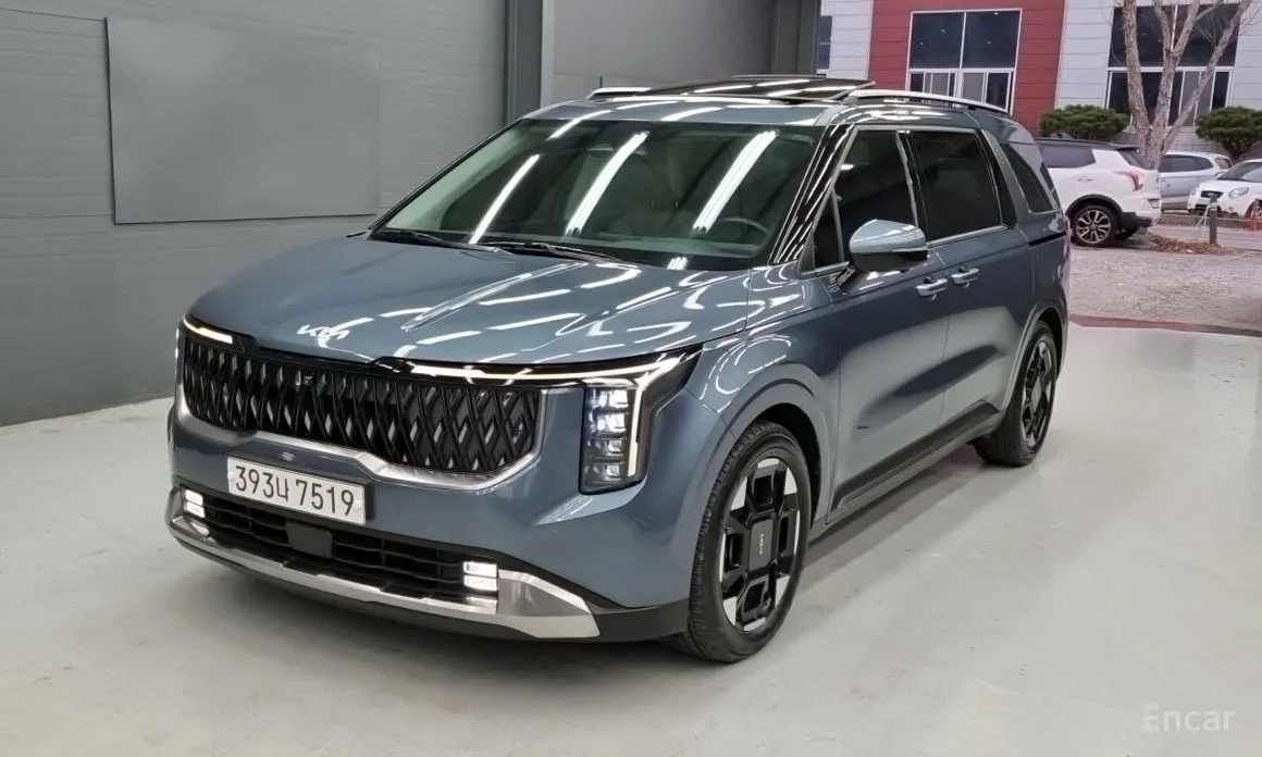 Фото 1 - Kia Carnival