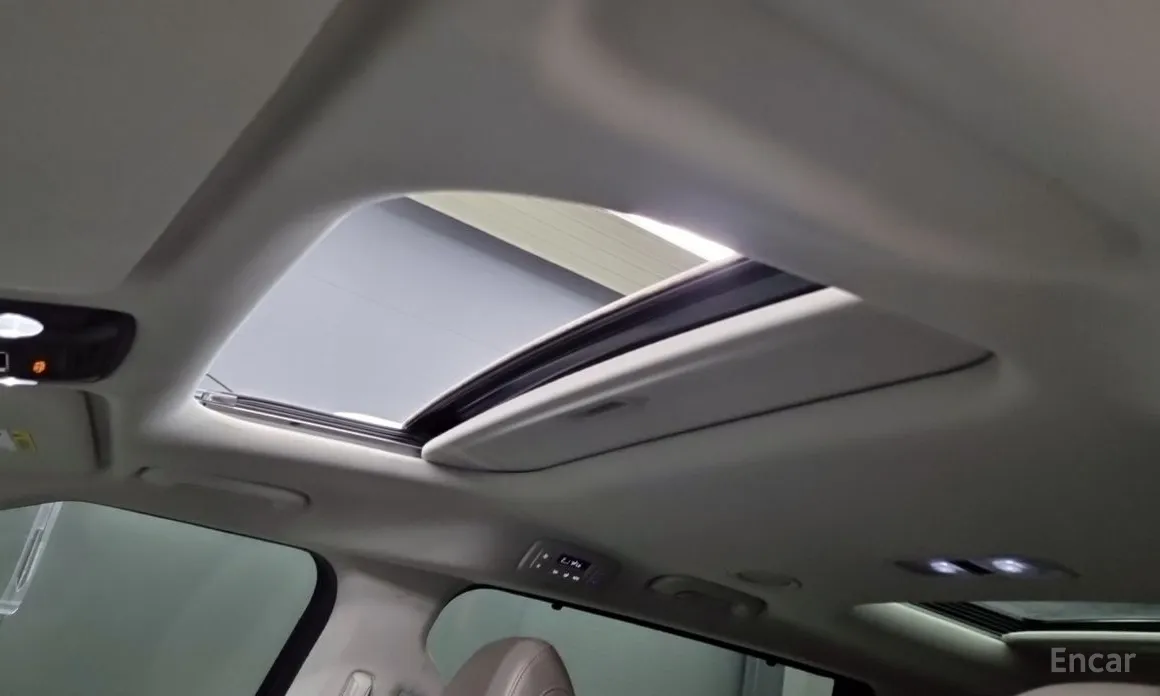 Фото 16 - Kia Carnival