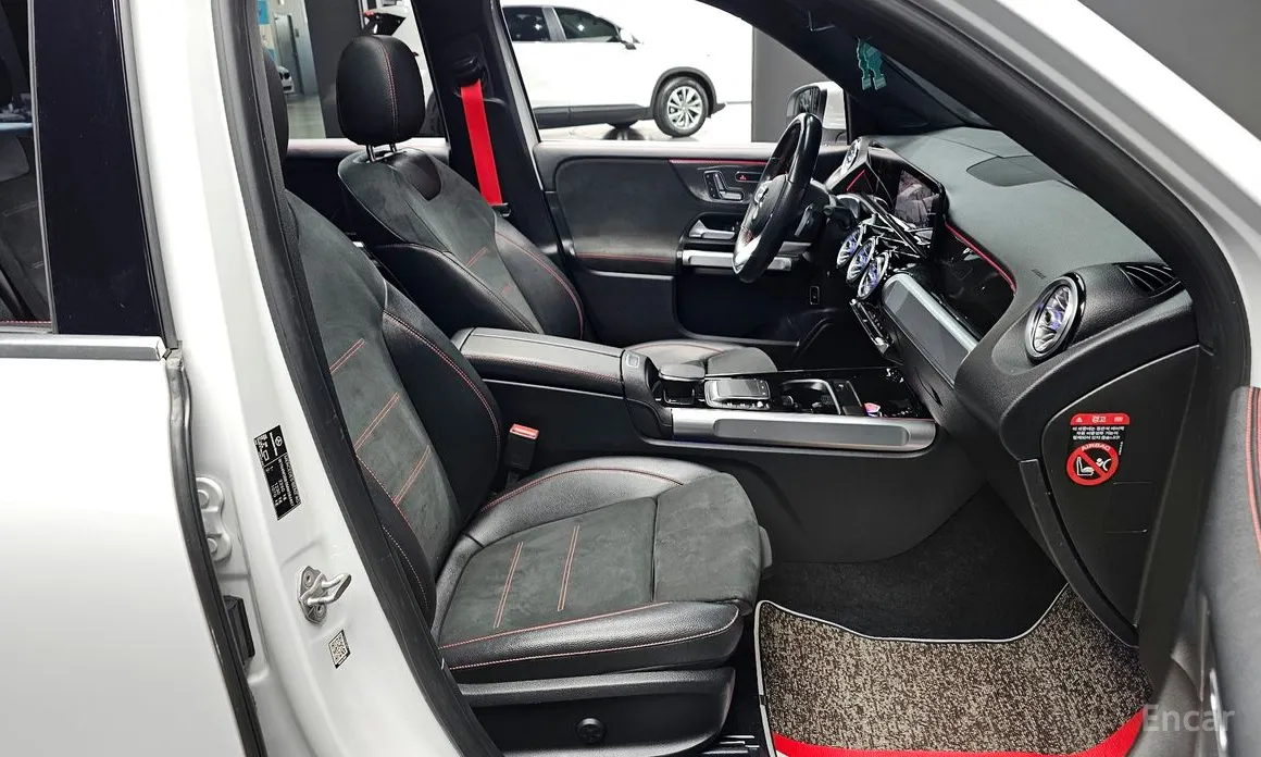 Фото 10 - Mercedes-Benz GLB-Class