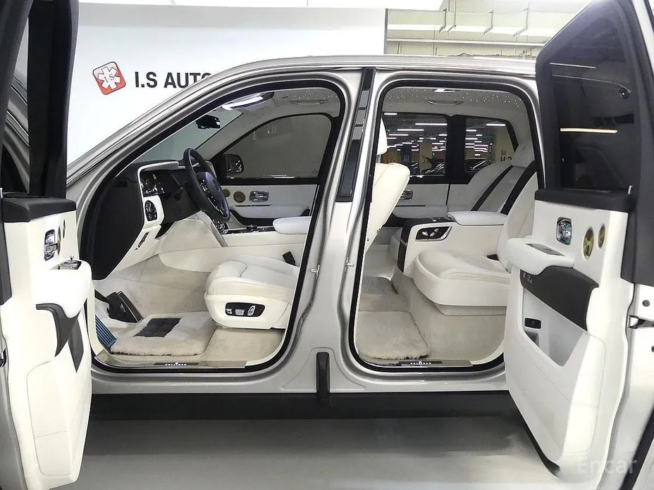 Фото 17 - Rolls-Royce Cullinan