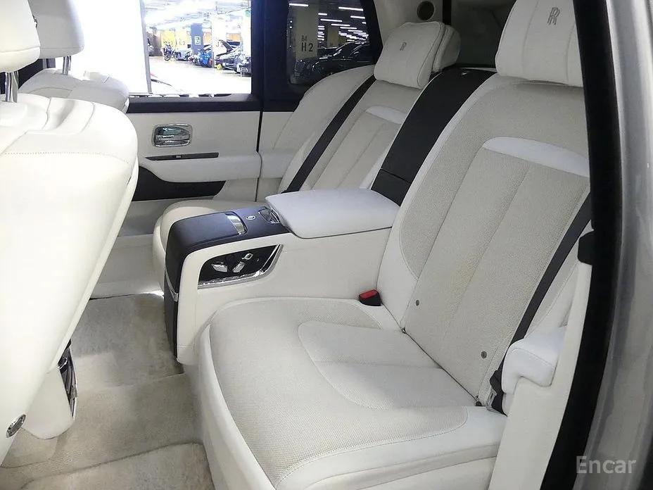 Фото 9 - Rolls-Royce Cullinan