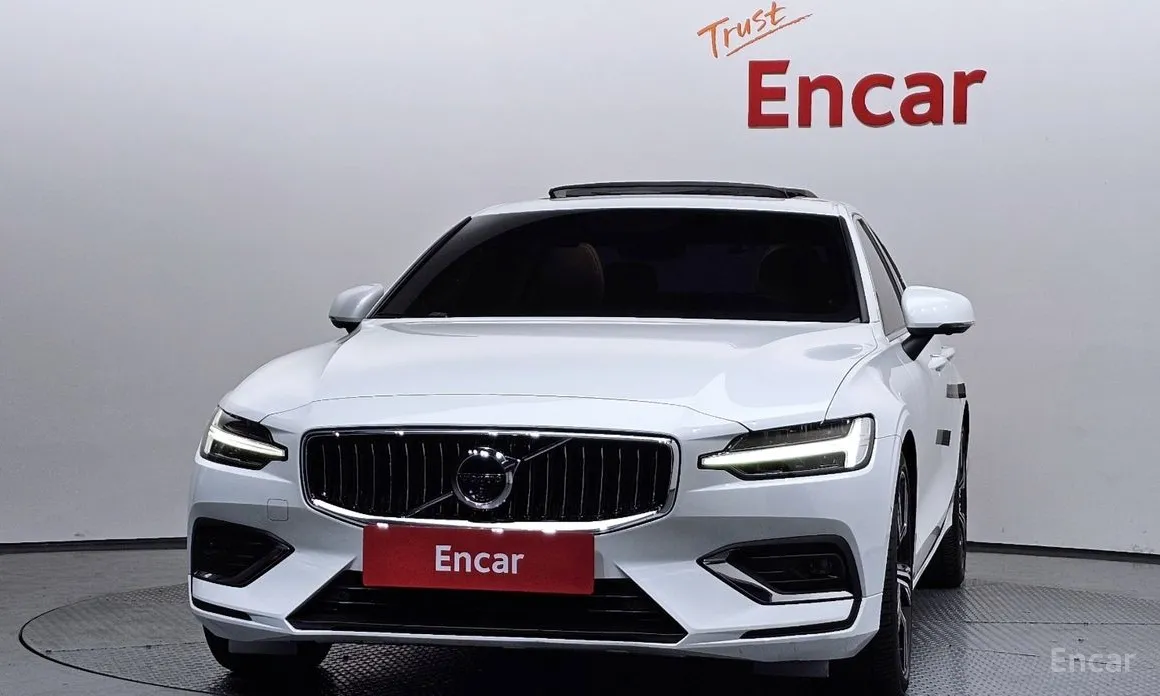 Фото 1 - Volvo S60