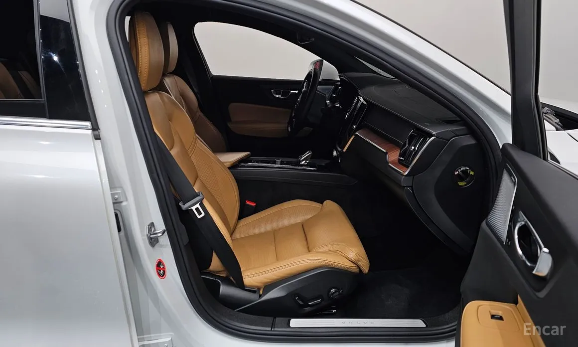 Фото 11 - Volvo S60