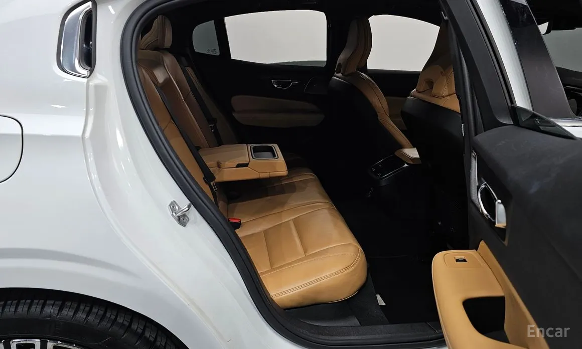 Фото 12 - Volvo S60