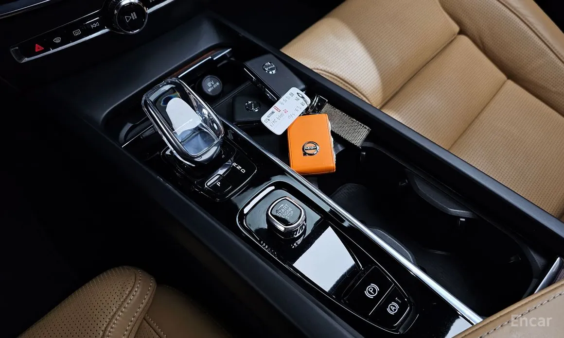 Фото 9 - Volvo S60