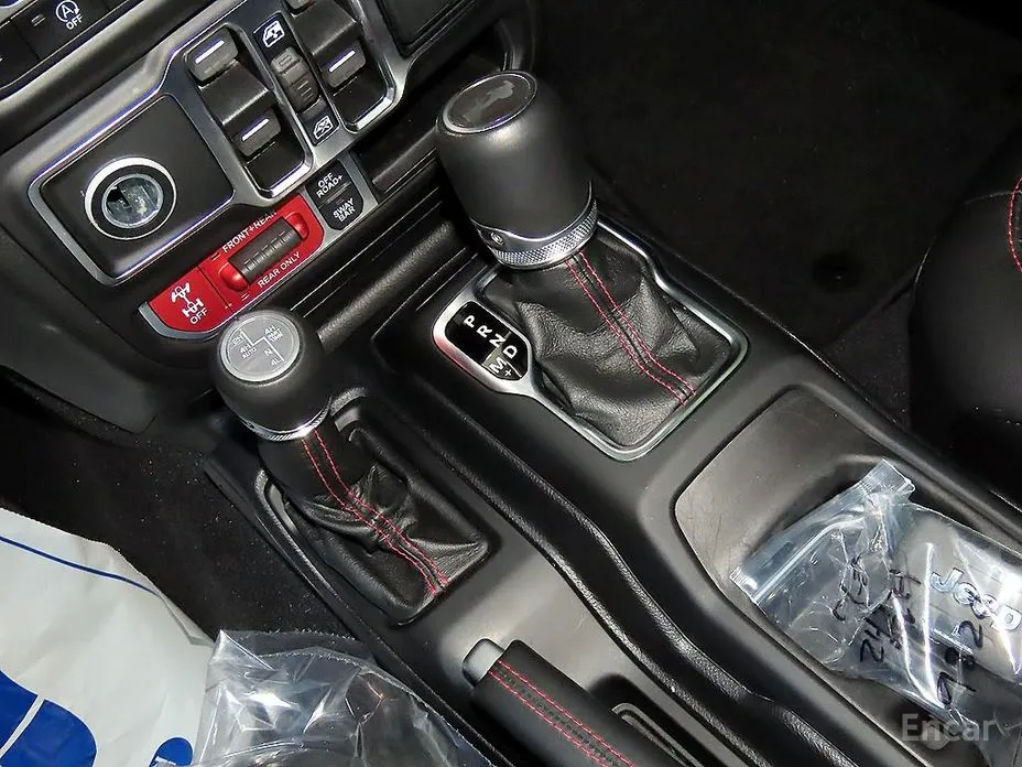 Фото 12 - Jeep Wrangler