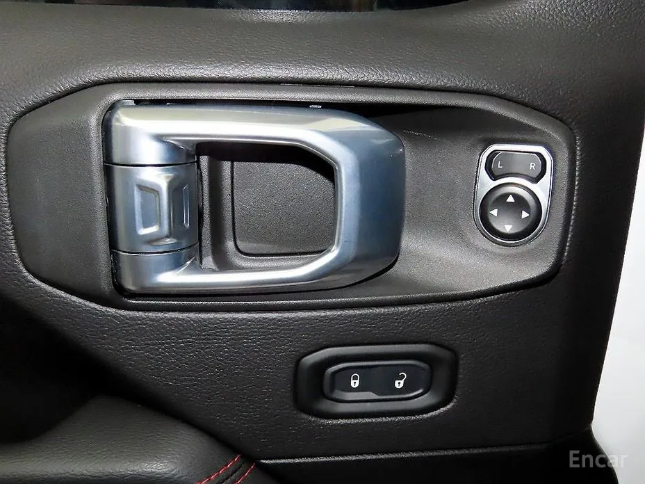 Фото 14 - Jeep Wrangler