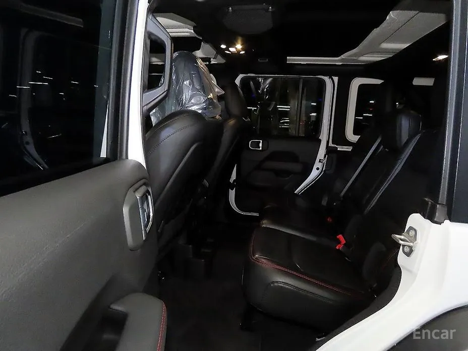 Фото 7 - Jeep Wrangler