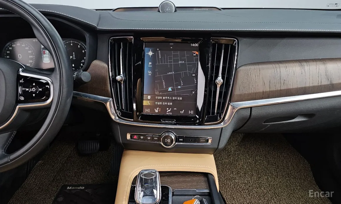 Фото 15 - Volvo S90