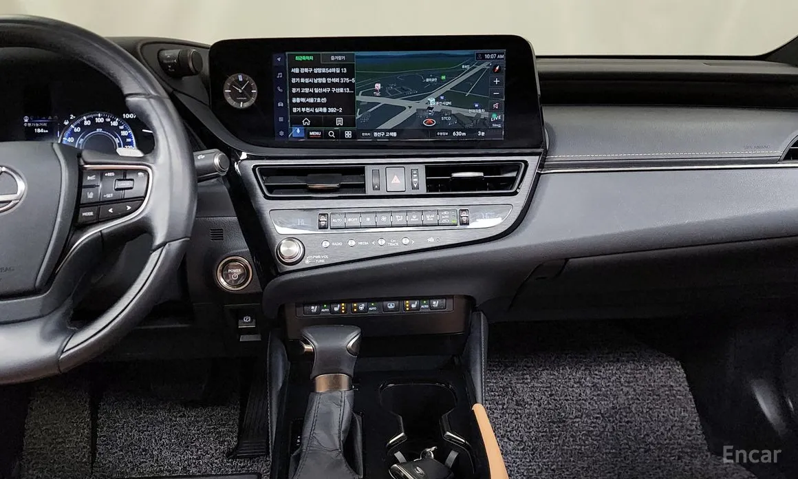 Фото 14 - Lexus ES