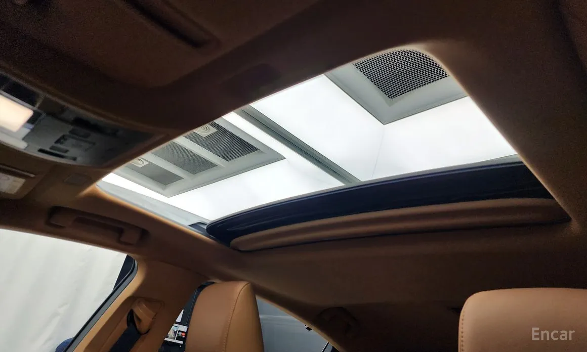 Фото 18 - Lexus ES