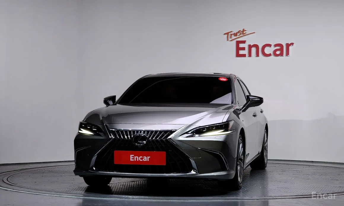 Фото 3 - Lexus ES