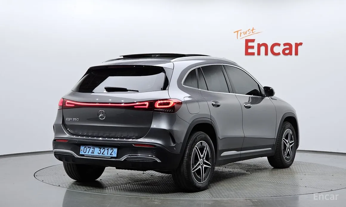 Фото 2 - Mercedes-Benz EQA