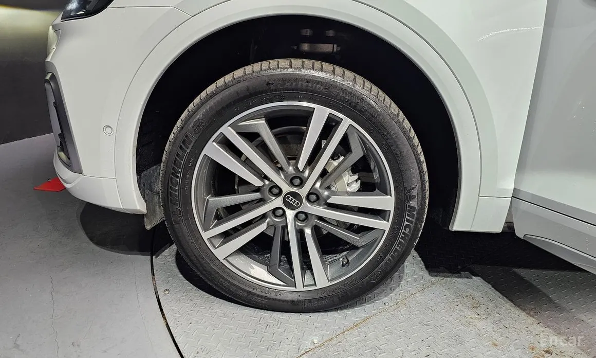 Фото 5 - Audi Q5