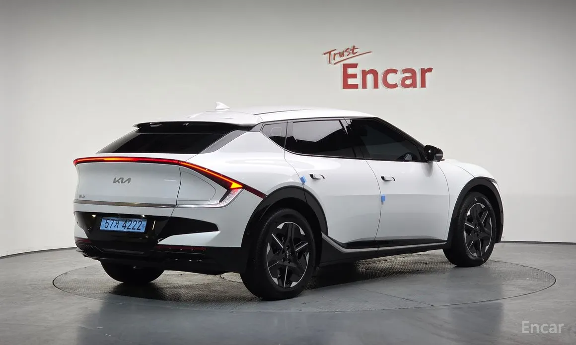 Фото 2 - Kia EV6