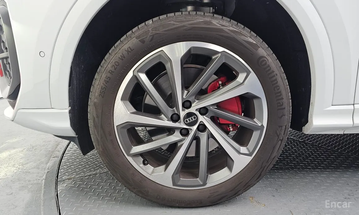 Фото 5 - Audi Q5