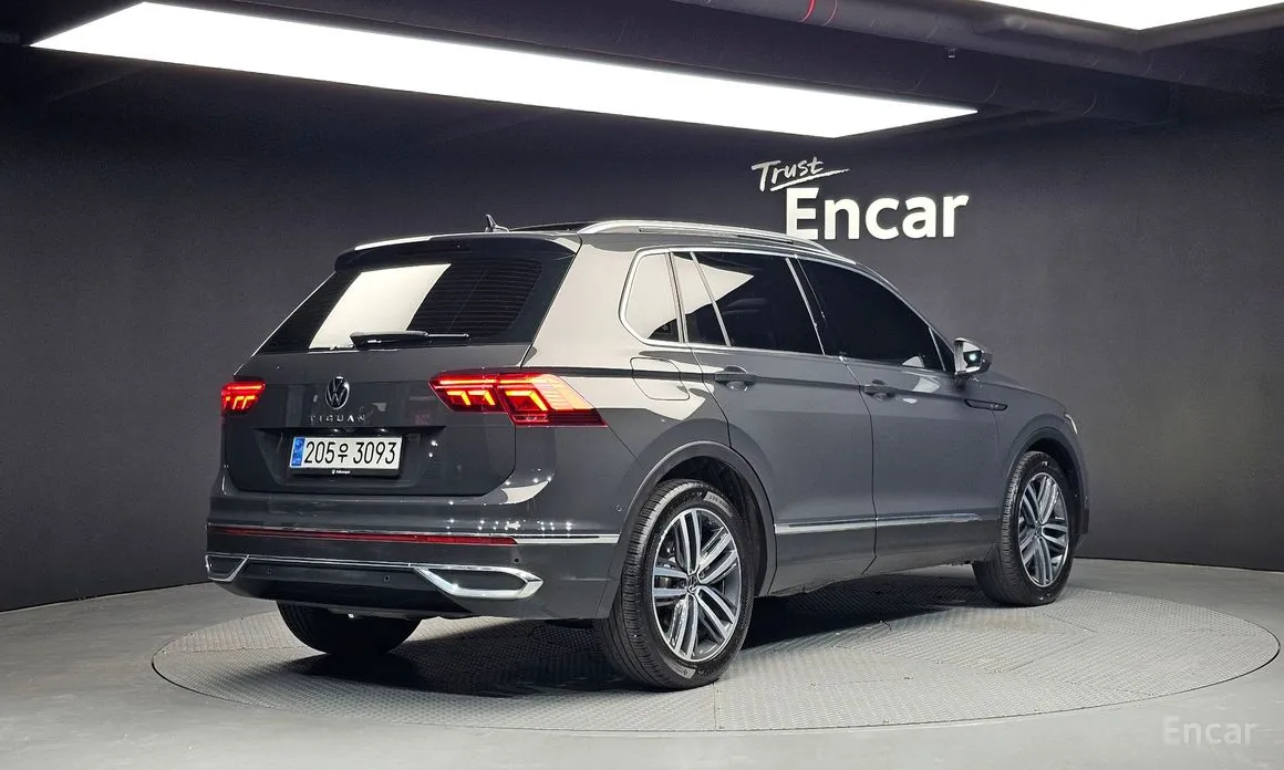 Фото 2 - Volkswagen Tiguan