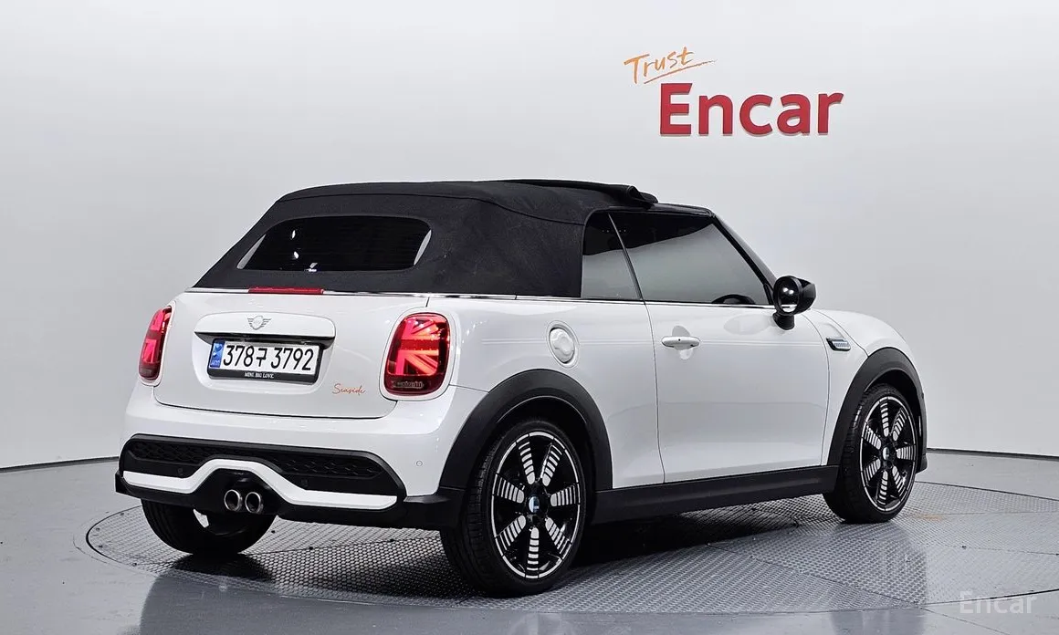 Фото 2 - Mini Cooper Convertible